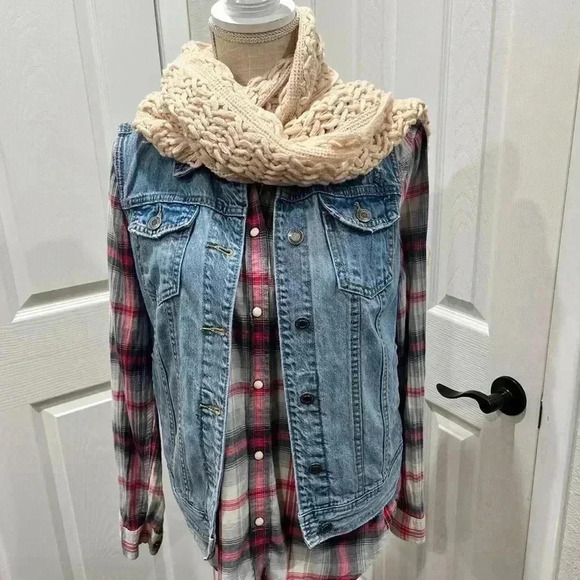 3 piece lot American Eagle boyfriend plaid cats eye snap up, denim vest & scarf - Picture 7 of 13